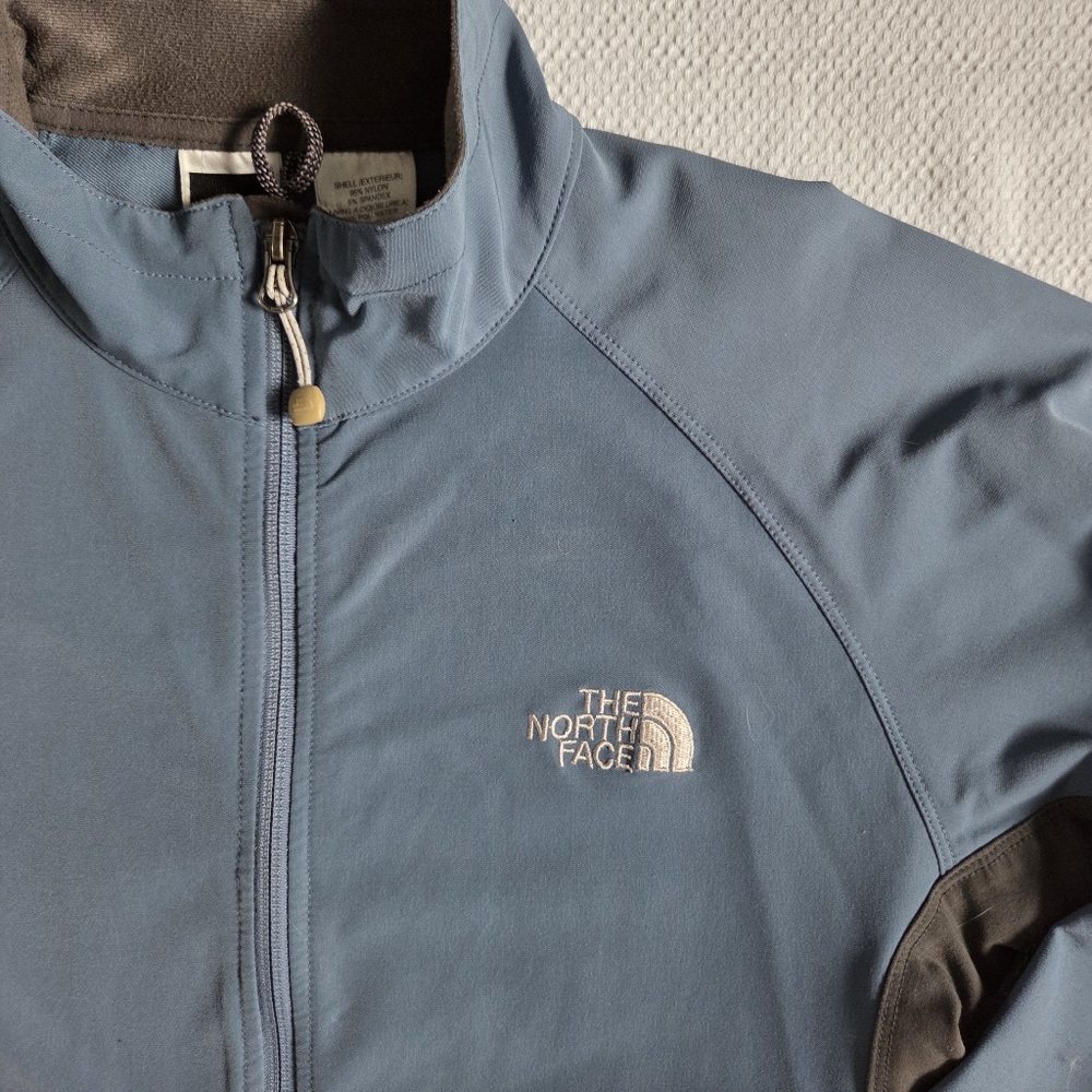 The North Face Apex Light Blue Jacket - Picture 2 of 5